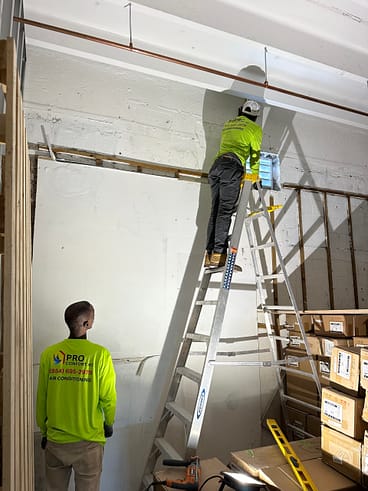 Commercial fiberglass ducts installation