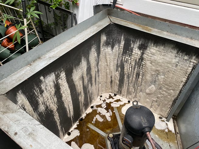 Job 40 before and after package unit condenser coil cleaning 3