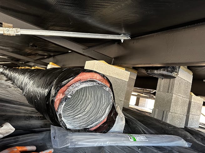 Job 44 new ducts in mobile house 2