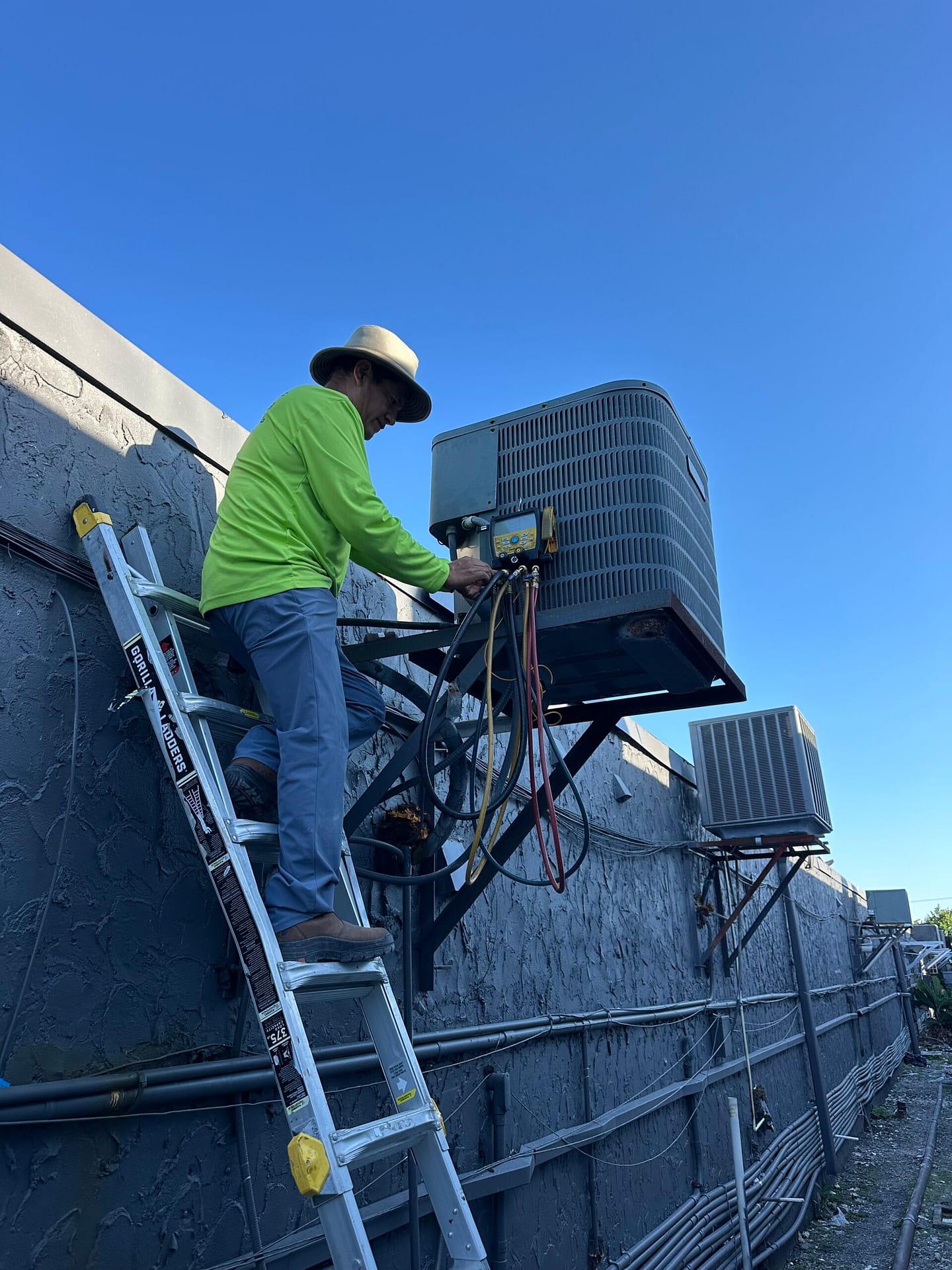 Commercial rooftop unit repair South Florida